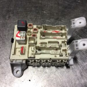 TOYOTA RAV4 MK3 2007 2.2 D-4D FUSE BOX MODULE 82730-42020