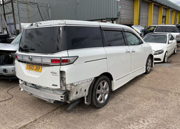 TAILGATE NISSAN ELGRAND E52 TAILGATE WHITE BREAKING 2010-2015 - Image 8