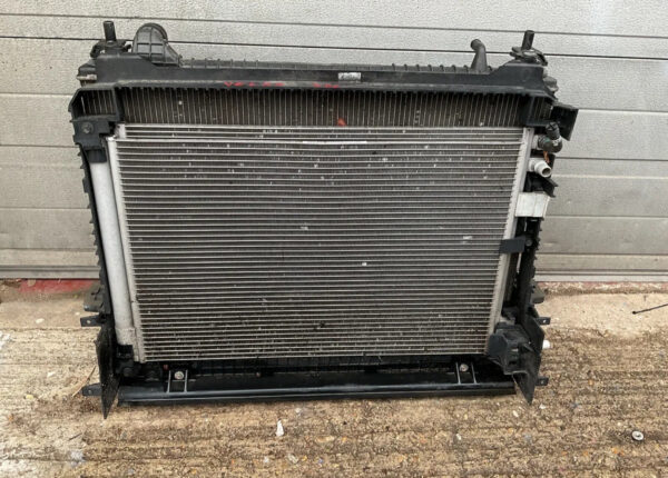 Range Rover Velar L560 2017-2022 3.0 Petrol Front Radiator Pack HK83-8005-AB