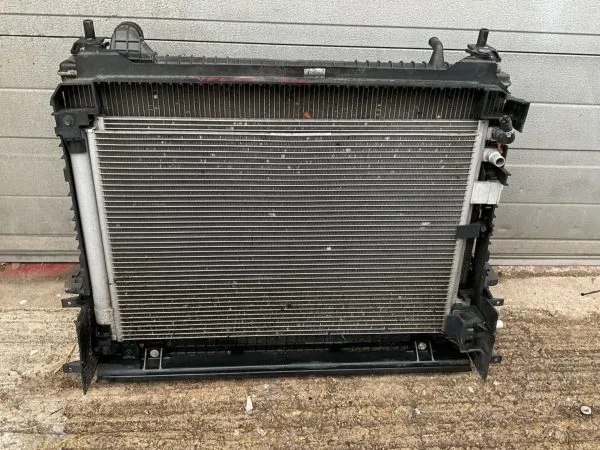 Range Rover Velar L560 2017-2022 3.0 Petrol Front Radiator Pack HK83-8005-AB