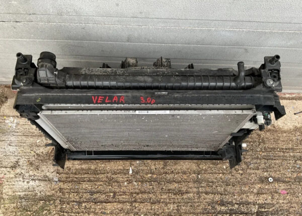 Range Rover Velar L560 2017-2022 3.0 Petrol Front Radiator Pack HK83-8005-AB - Image 2