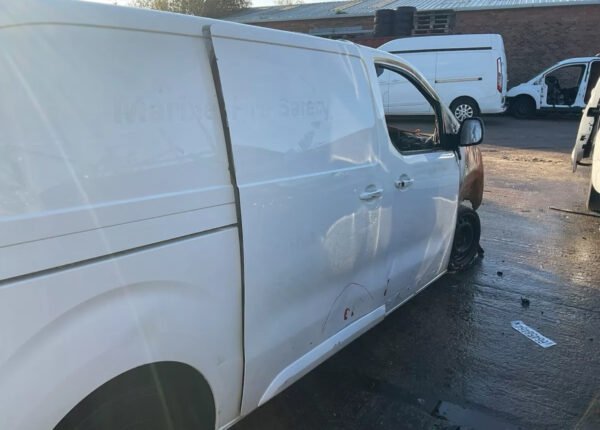 Peugeot Expert Dispatch Vivaro Sliding Door Driver Side DAMAGED MK3 2016-23 SWB
