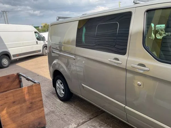 FORD TRANSIT CUSTOM DRIVER SIDE SLIDING DOOR WITH GLASS SILVER 2012-2018