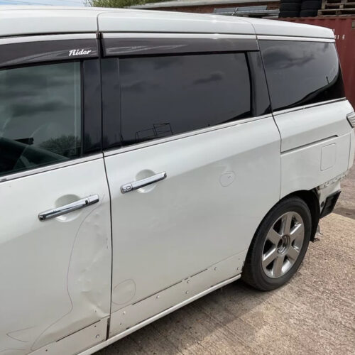 Nissan Elgrand E52 Passenger Side Sliding Door White Breaking 2010-2015