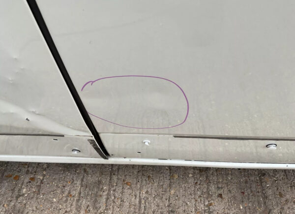 Nissan Elgrand E52 Passenger Side Sliding Door White Breaking 2010-2015 - Image 4
