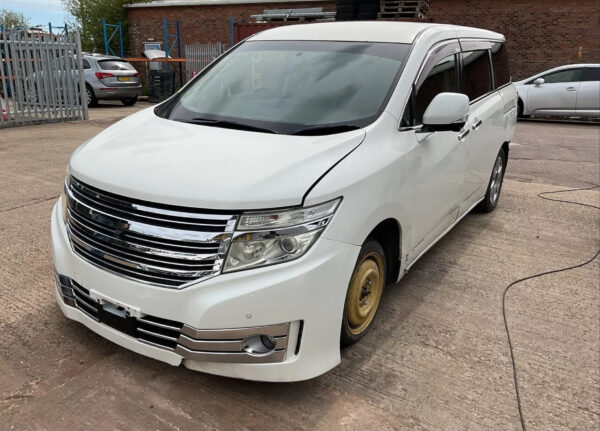 Nissan Elgrand E52 Passenger Side Sliding Door White Breaking 2010-2015 - Image 5