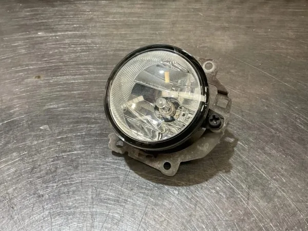 2016 MITSUBISHI OUTLANDER MK3 FRONT BUMPER FOG LIGHT