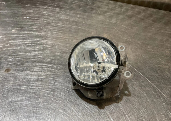 2016 MITSUBISHI OUTLANDER MK3 FRONT BUMPER FOG LIGHT - Image 2