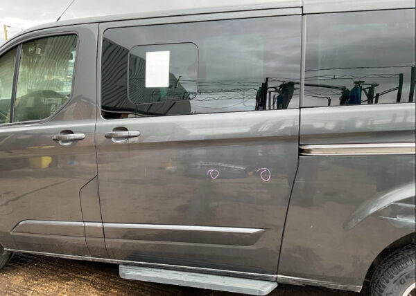 2016 FORD TRANSIT CUSTOM MK8 TOURNEO SLIDING DOOR WITH GLASS PASSENGER SIDE GREY