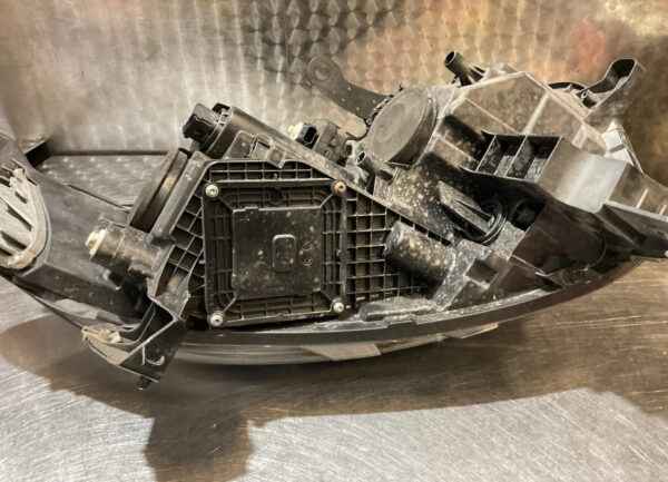 2016 RENAULT KADJAR FRONT PASSENGER SIDE HEADLIGHT LAMP 260609984R - Image 9