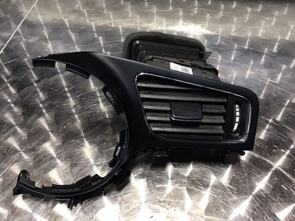 KIA PRO CEED GT 2015 FRONT CENTRE RIGHT SIDE AIR VENT 97480-A2900