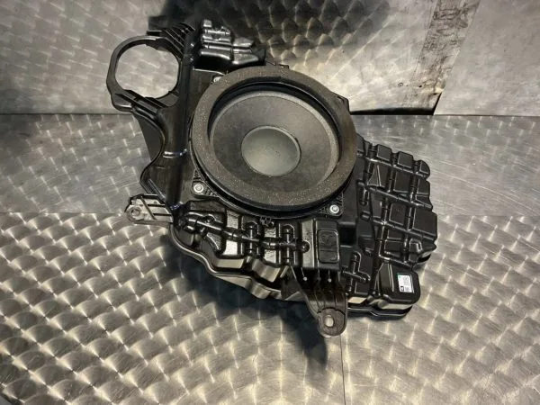 2019 TOYOTA RAV4 MK5 XA50 JBL SOUND SYSTEM SUBWOOFER SPEAKER 8615042070