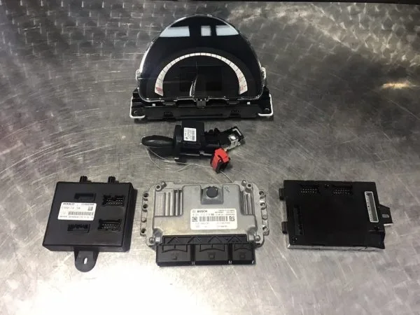 2015 SMART FORFOUR 453 1.0 PETROL MANUAL ENGINE ECU KIT 237105748R