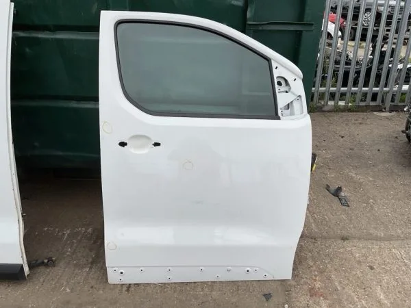 2017-2023 PEUGEOT EXPERT CITROEN DISPATCH FRONT RIGHT DRIVER SIDE DOOR IN WHITE