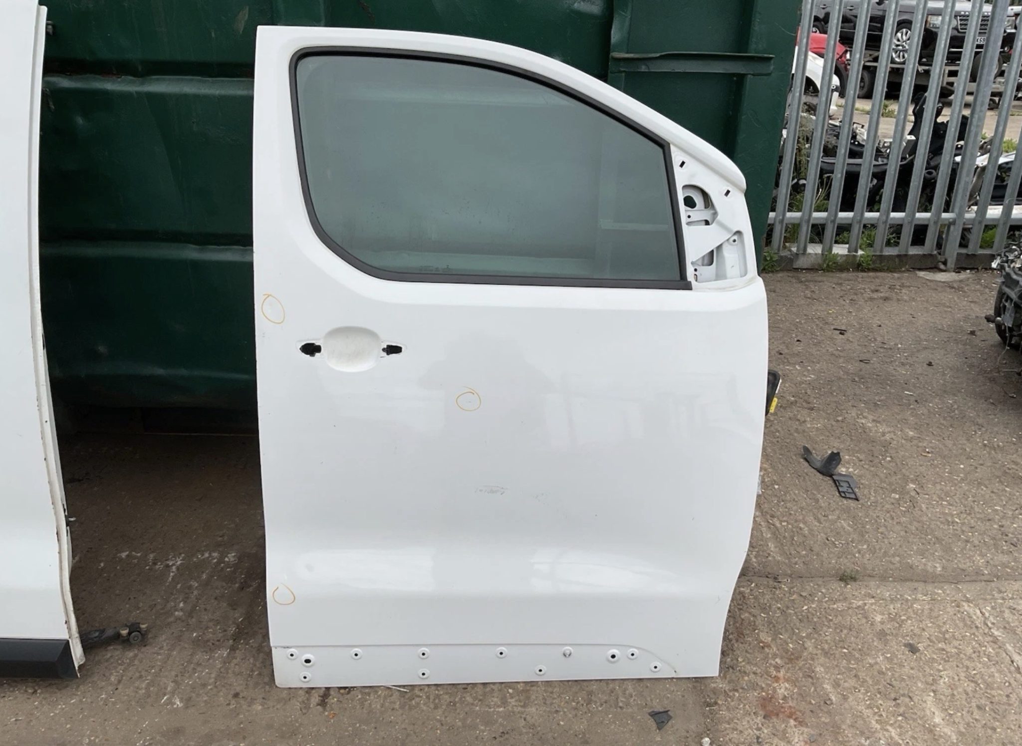 2017-2023 PEUGEOT EXPERT CITROEN DISPATCH FRONT RIGHT DRIVER SIDE DOOR IN WHITE