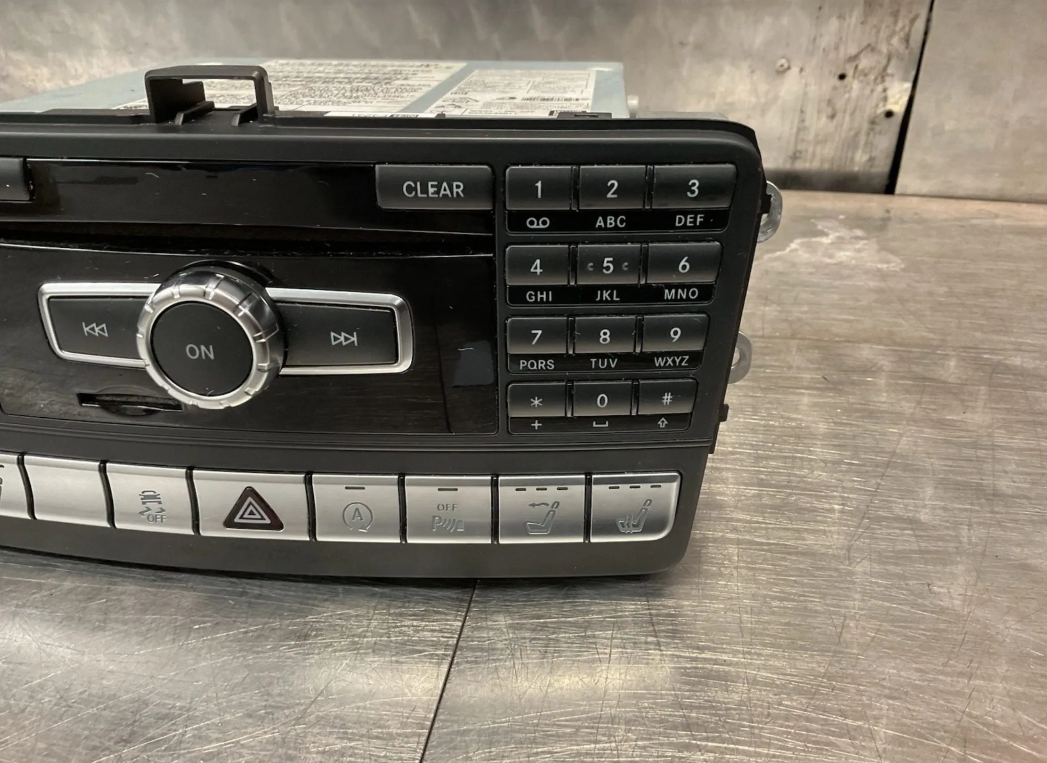 2014 MERCEDES BENZ SLK R172 RADIO SAT NAV HEAD UNIT A1729009210 - Image 3
