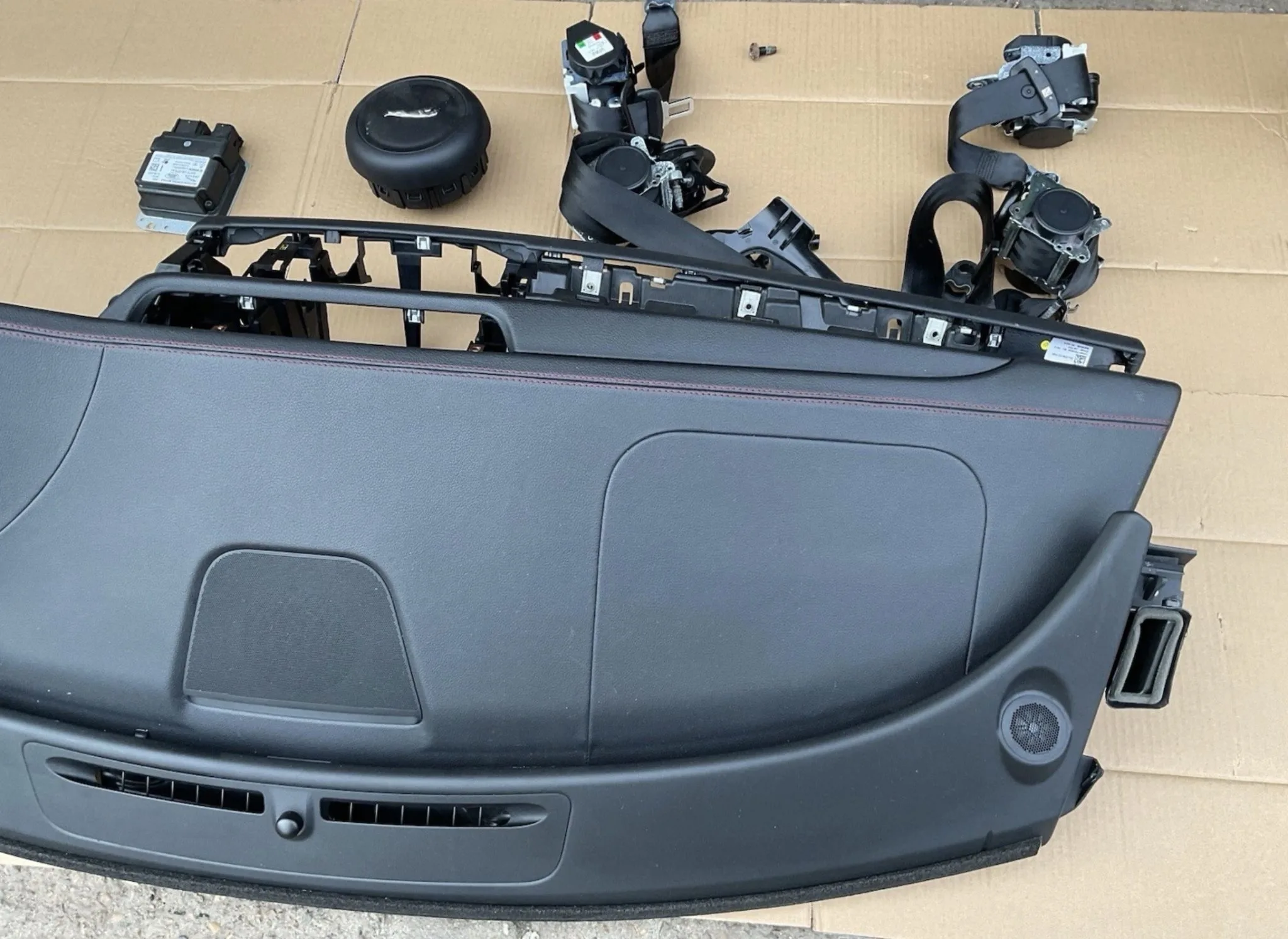 JAGUAR XF MK2 X260 AIRBAG KIT WITH SEAT BELTS (RED STITCHING DASHBAORD) - Image 3