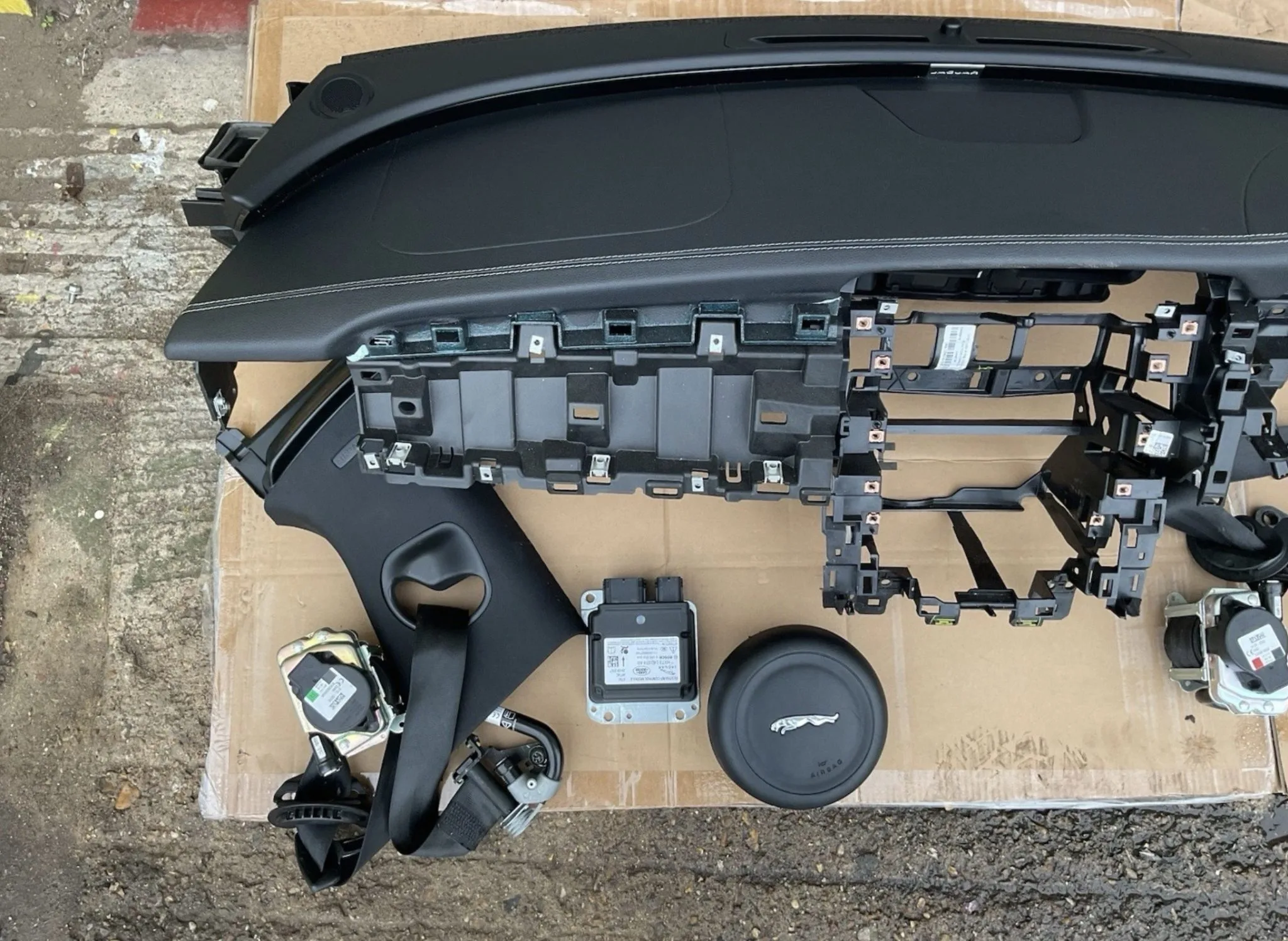 JAGUAR XF X260 AIRBAG KIT DASHBOARD SEAT BELTS AIRBAGS ECU - Image 3