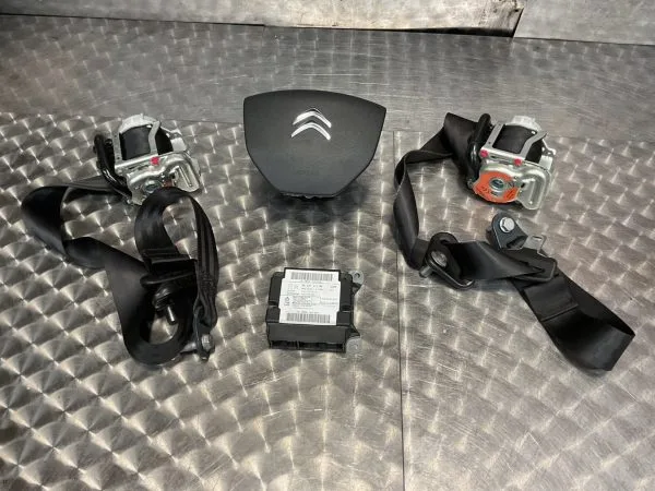 2022 CITROEN DISPATCH AIRBAG KIT SEAT BELTS MODULE 9823741280