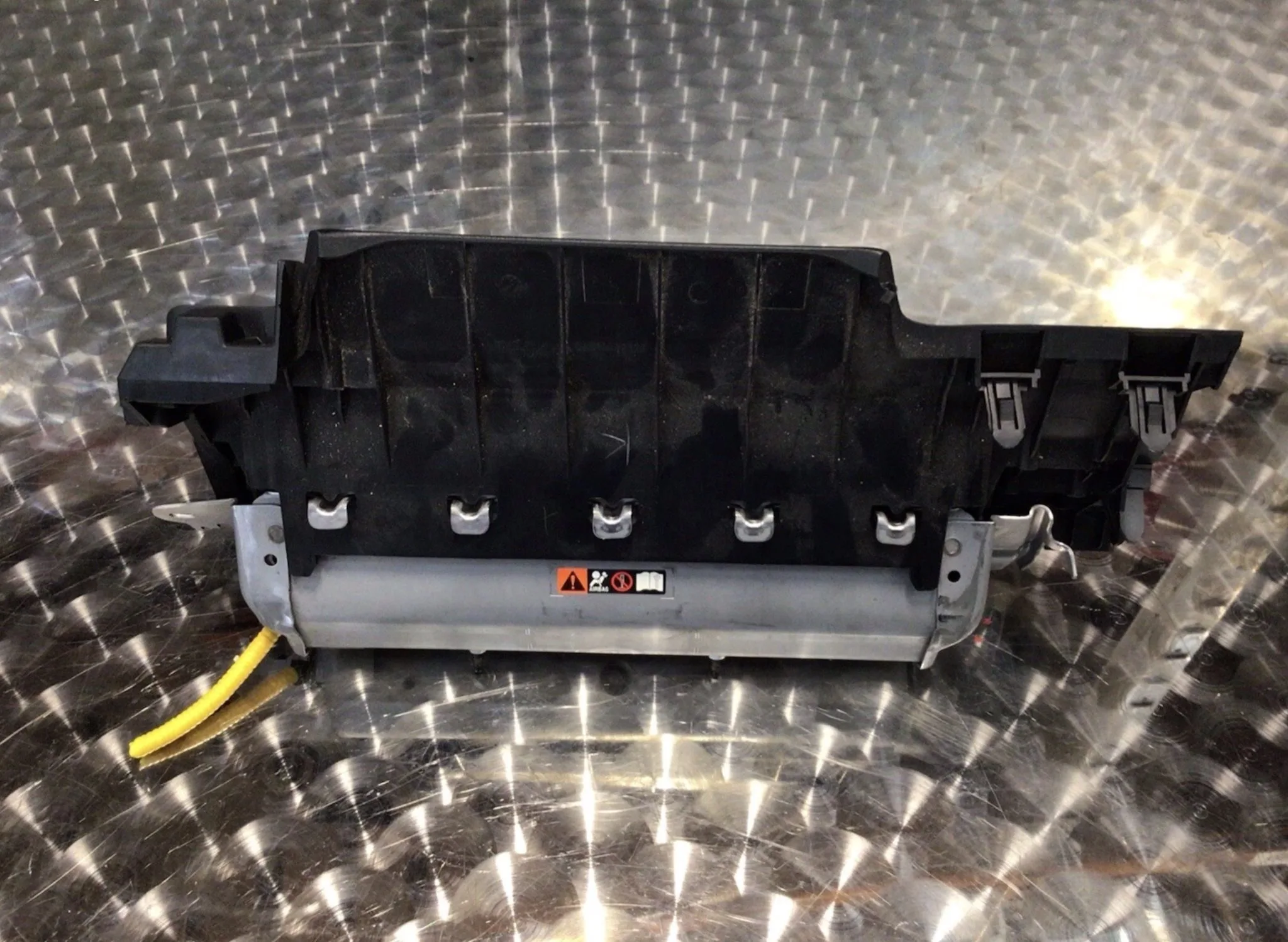 LEXUS RX450H 2016-2020 RHD KNEE AIRBAG GA514-02220 - Image 2