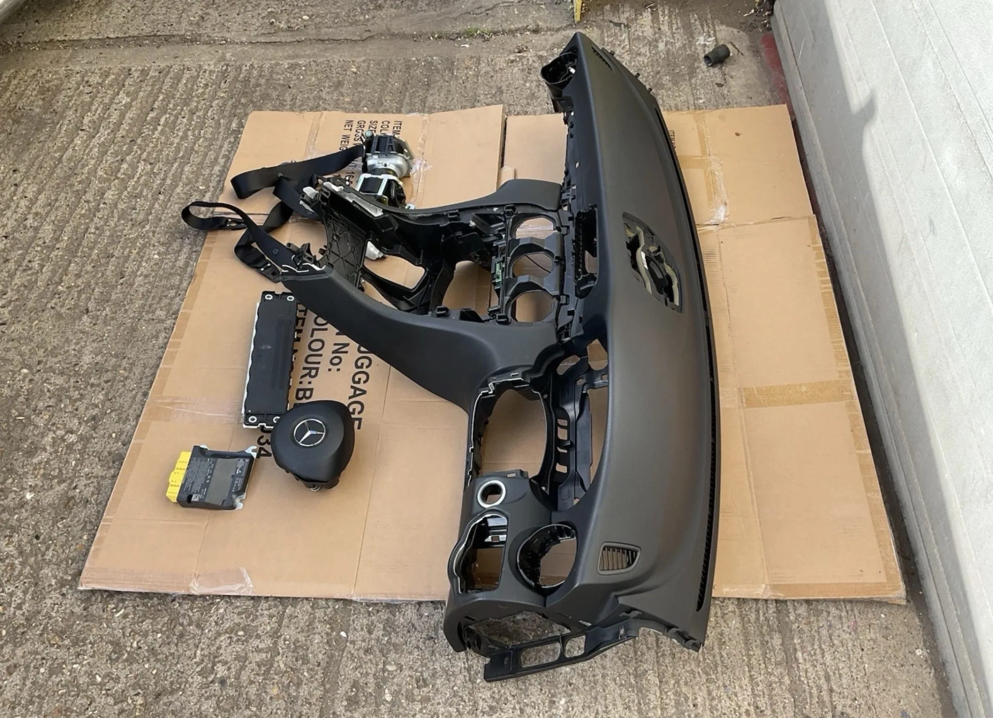 2015 MERCEDES C CLASS W205 DASHBOARD KIT AIR SRS BAG SEAT BELTS ECU - Image 2