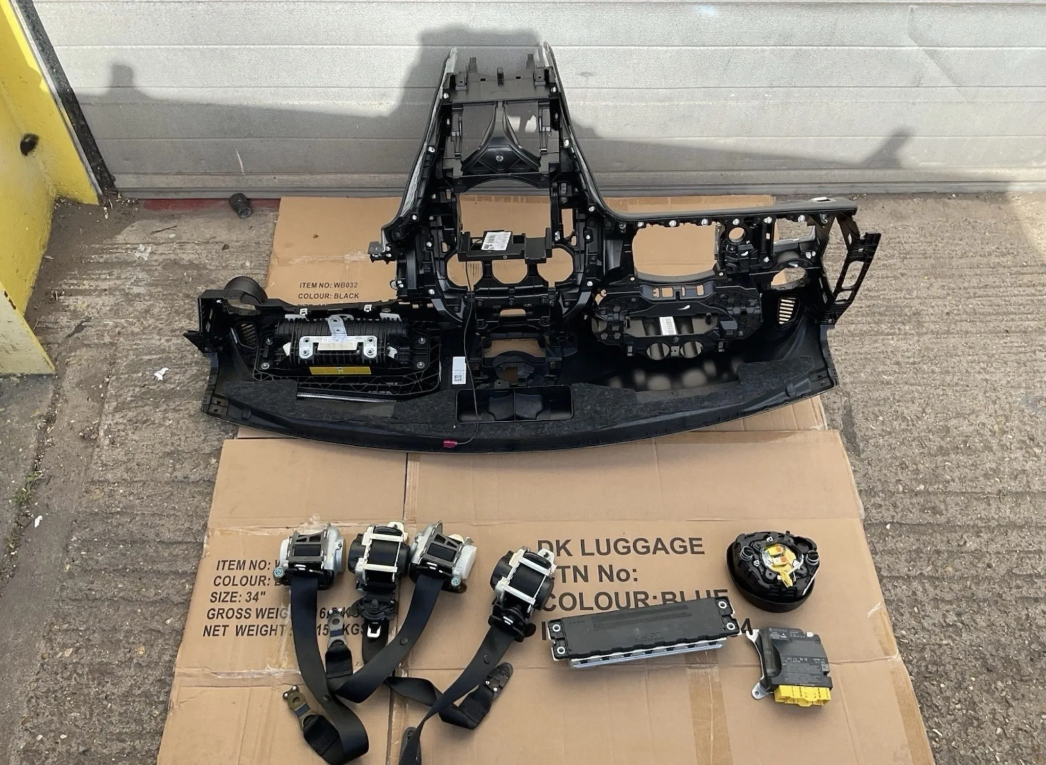 2015 MERCEDES C CLASS W205 DASHBOARD KIT AIR SRS BAG SEAT BELTS ECU - Image 8